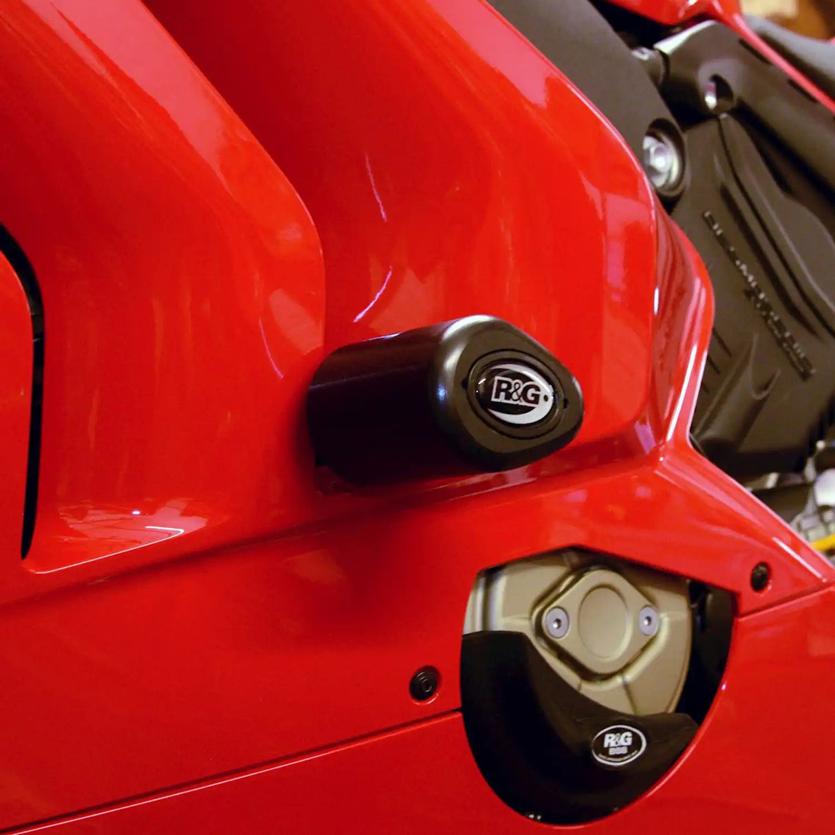 R&G Crash Protectors - Aero Style for Ducati Panigale V4, V4S '20-'21 & V4R '20