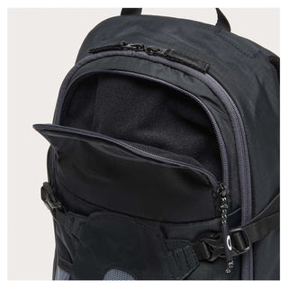 Oakley Seeker Traverse RC 13L Hydra Bag - Blackout