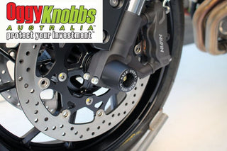 Oggy Knobbs Axle Slider Front - Suzuki GSX-8R 24-25 & GSX-8S 23-25