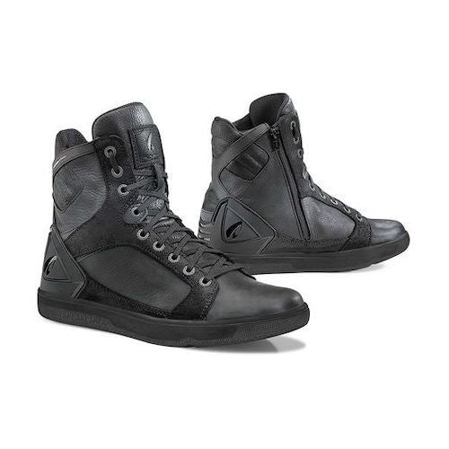 Forma Hyper Waterproof Black Shoe - MotoHeaven