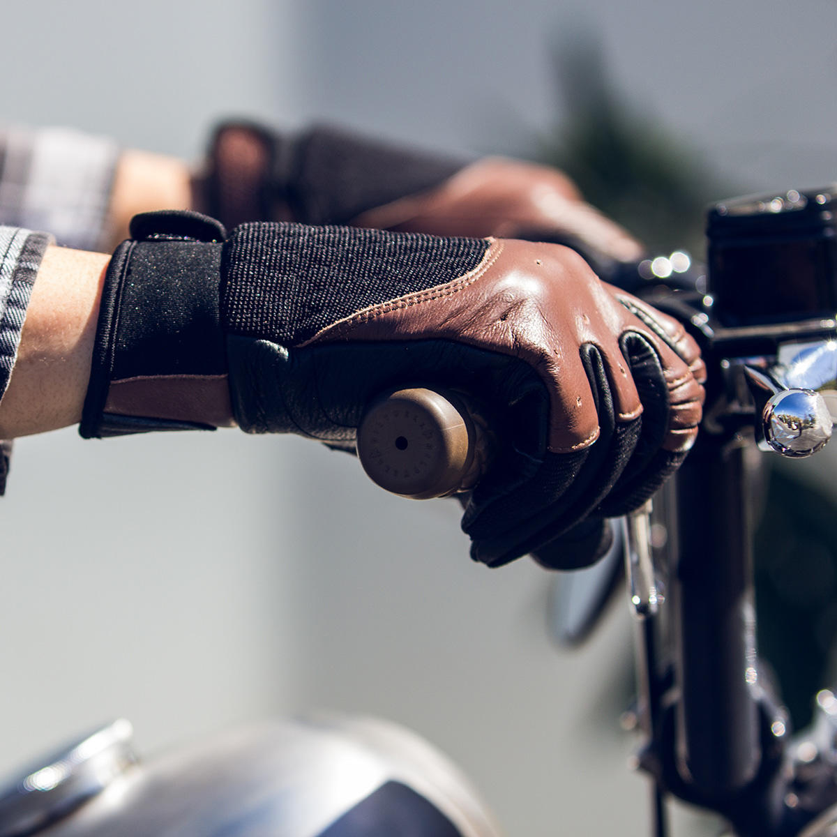 Biltwell Bantam Motorcycle Gloves - Chocolate/Black - MotoHeaven